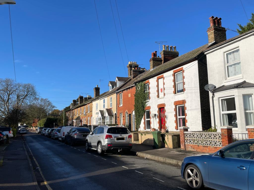 Lot: 132 - ATTRACTIVE HOUSE FOR IMPROVEMENT - Street view for house for refurbishment
